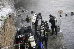 en dan het water in...